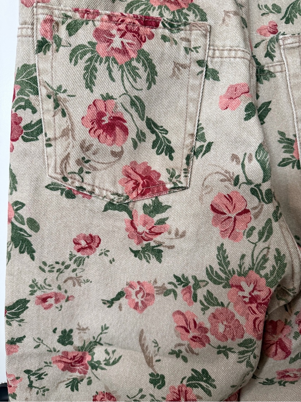 We The Free Beige Jeans with Pink Rose Trim and Barrel Leg SZ 30 - Picture 6 of 8